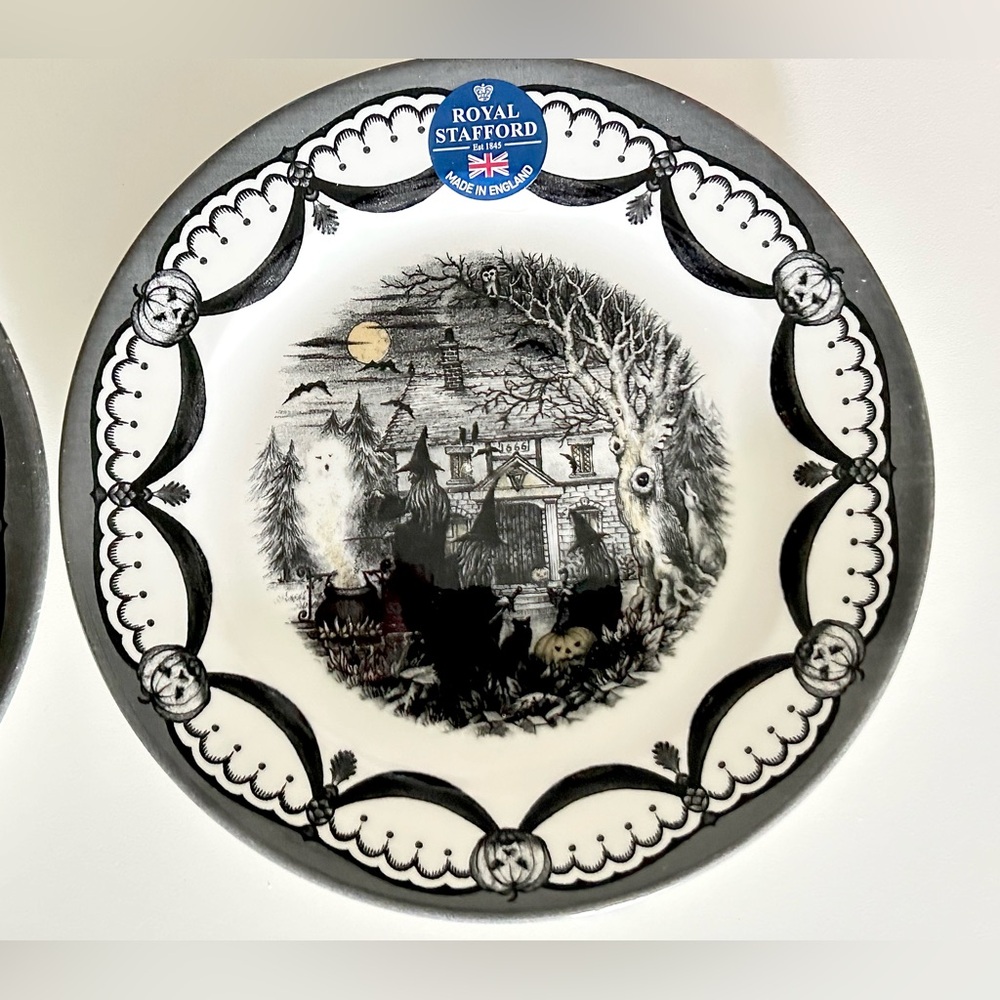 4 Royal Stafford Coven dinner/salad plates, Royal Stafford witch dinnerware NWT - Picture 3 of 6